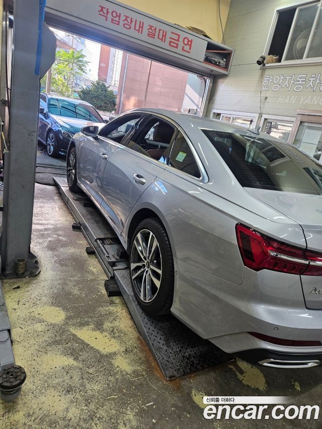 Audi A6 2023 — photo 2