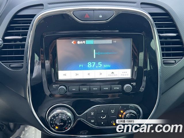 Renault Korea QM3 2016 — photo 13