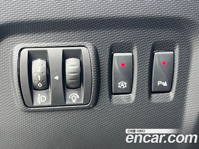 Renault Korea QM3 2016 — photo 16
