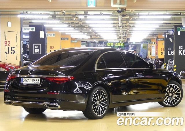 Mercedes-Benz S-Class 2024 — photo 3