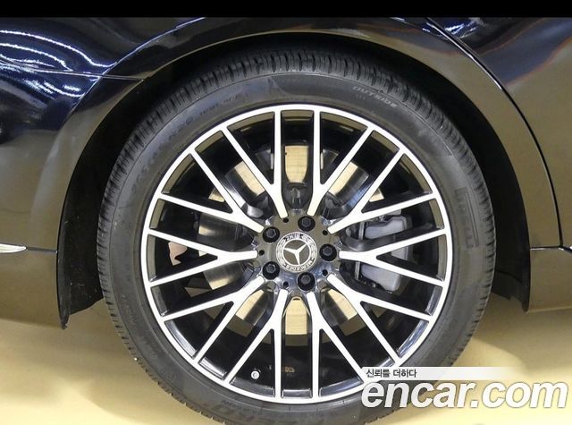 Mercedes-Benz S-Class 2024 — photo 8