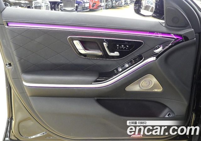 Mercedes-Benz S-Class 2024 — photo 10
