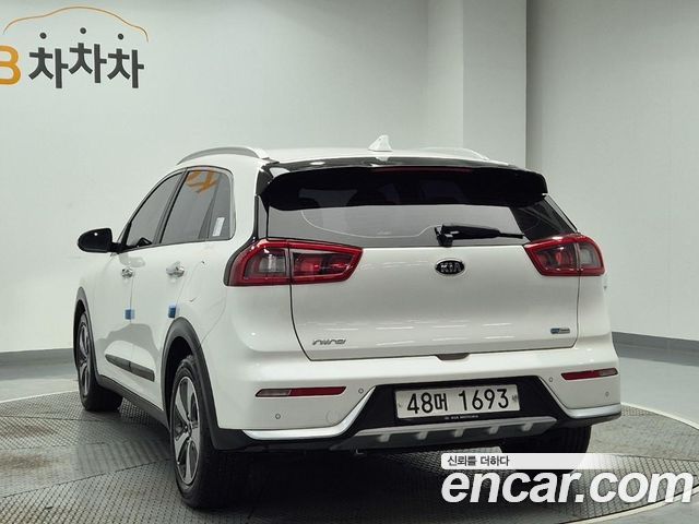 Kia Niro 2017 — photo 3