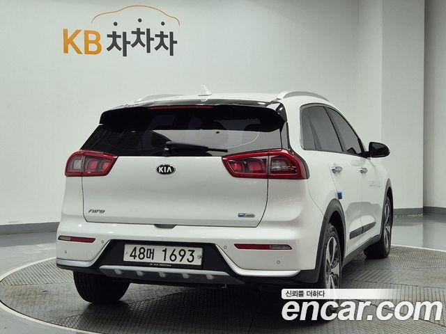 Kia Niro 2017 — photo 4