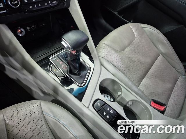 Kia Niro 2017 — photo 9