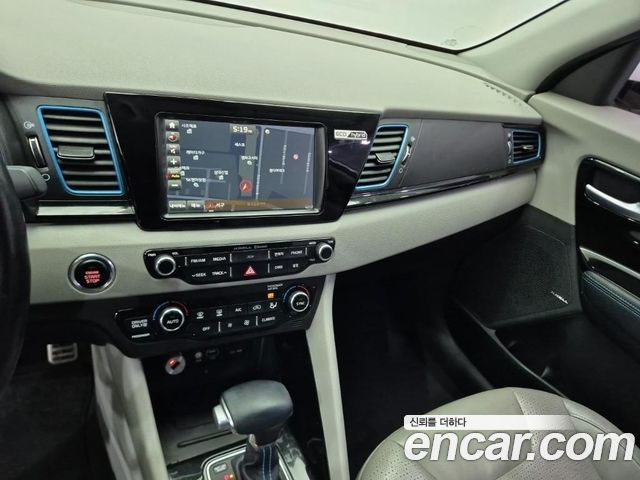 Kia Niro 2017 — photo 11