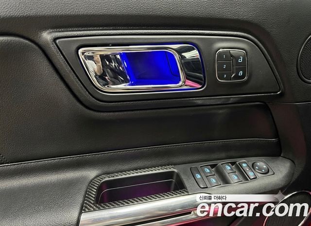 Ford Mustang 2017 — photo 14