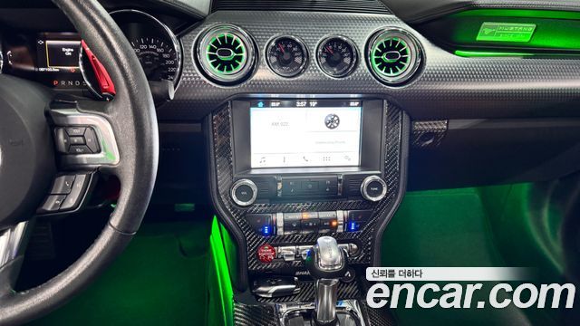 Ford Mustang 2017 — photo 16