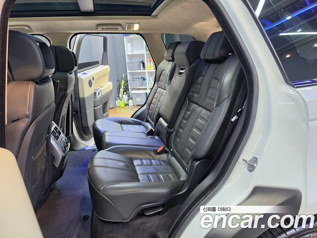 Land Rover Range Rover Sport 2017 — photo 17