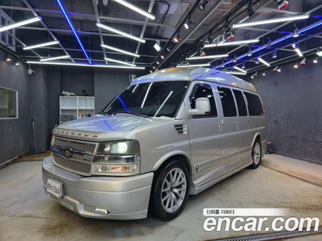 Chevrolet Express Van 2011 — photo 3