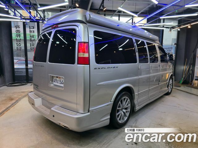Chevrolet Express Van 2011 — photo 4