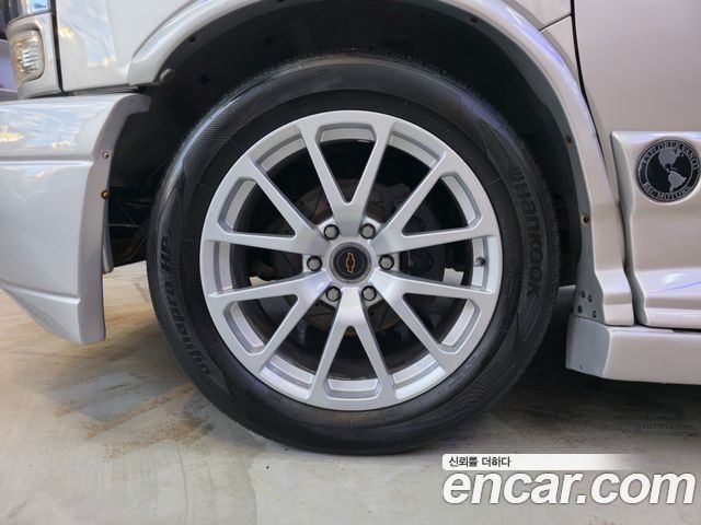 Chevrolet Express Van 2011 — photo 5