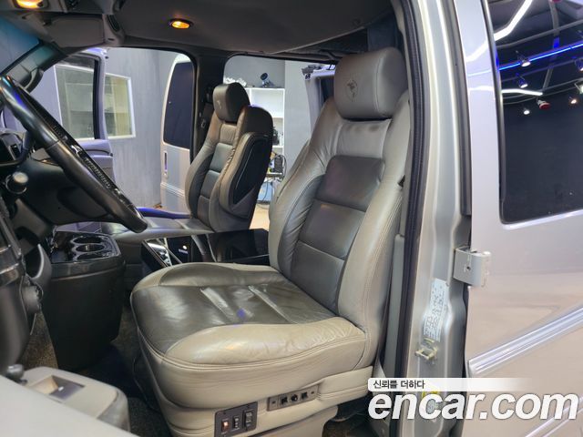 Chevrolet Express Van 2011 — photo 12