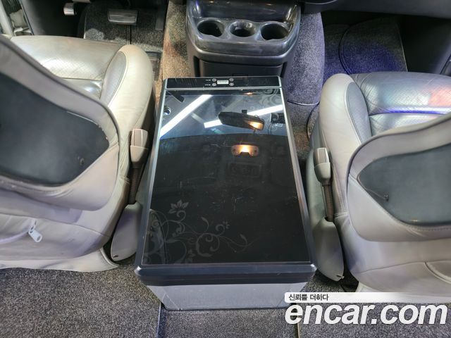 Chevrolet Express Van 2011 — photo 18