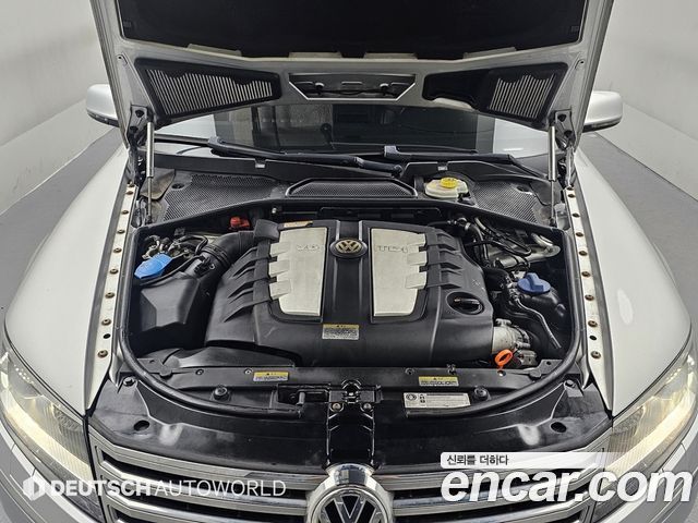 Volkswagen Phaeton 2013 — photo 6