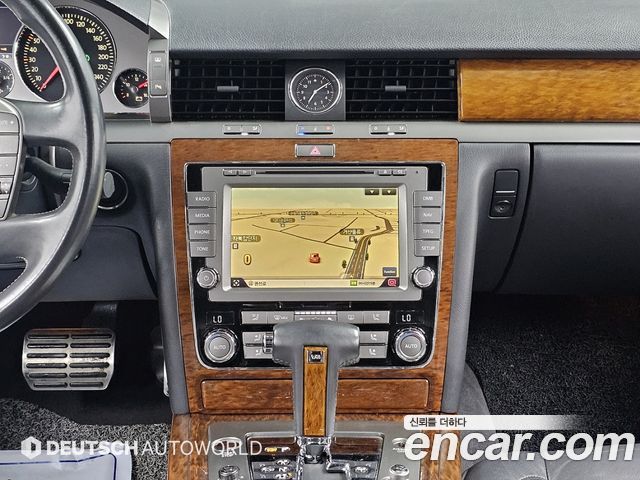 Volkswagen Phaeton 2013 — photo 14