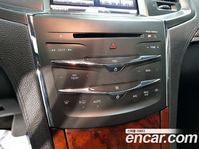 Lincoln MKS 2015 — photo 14