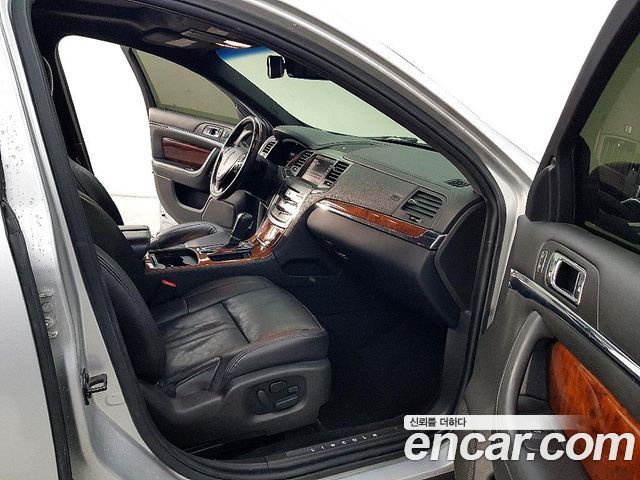 Lincoln MKS 2015 — photo 18