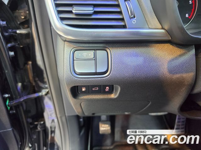 Kia K5 2016 — photo 16