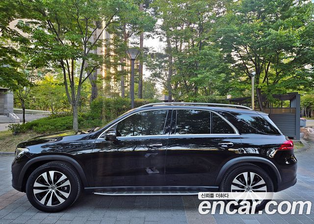 Mercedes-Benz GLE-Class 2024 — photo 3