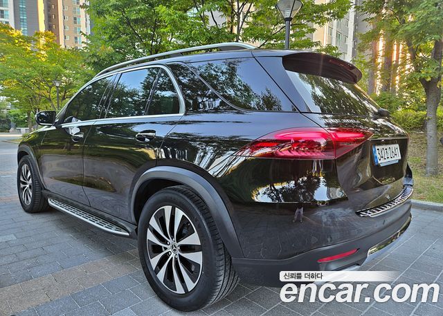 Mercedes-Benz GLE-Class 2024 — photo 4