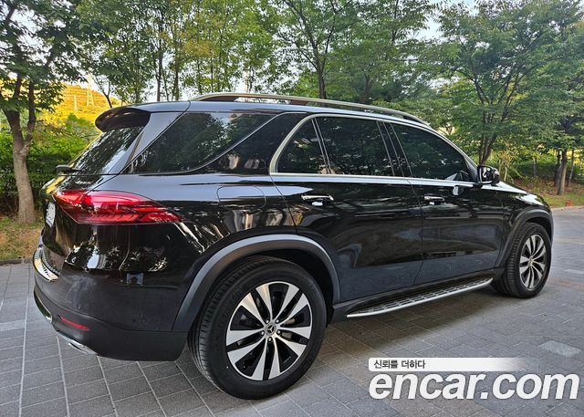 Mercedes-Benz GLE-Class 2024 — photo 6