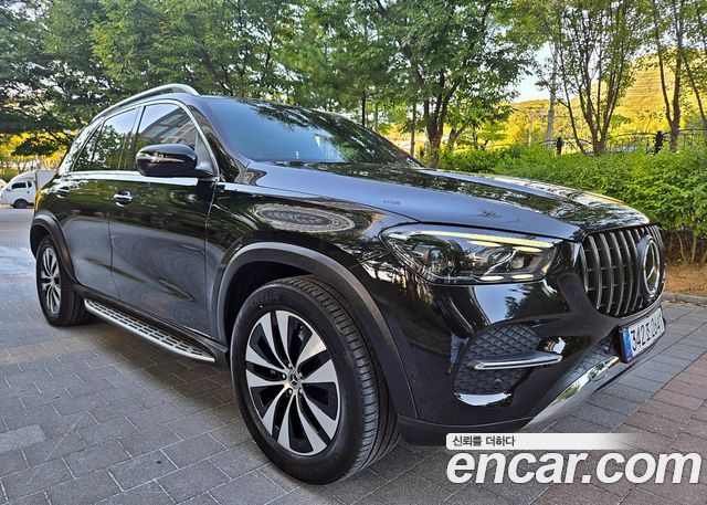 Mercedes-Benz GLE-Class 2024 — photo 8