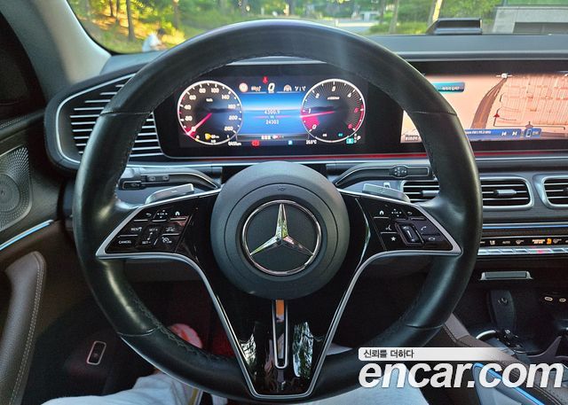 Mercedes-Benz GLE-Class 2024 — photo 10