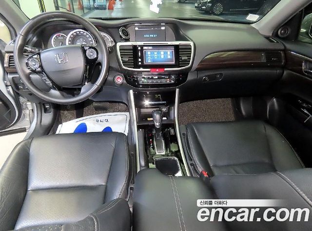 Honda Accord 2016 — photo 9