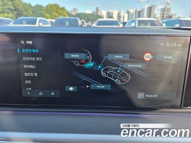 Hyundai Grandeur 2023 — photo 18
