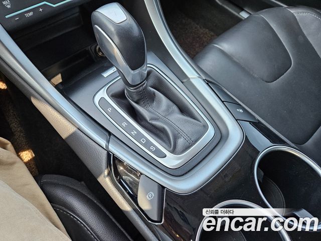Ford Fusion 2013 — photo 8