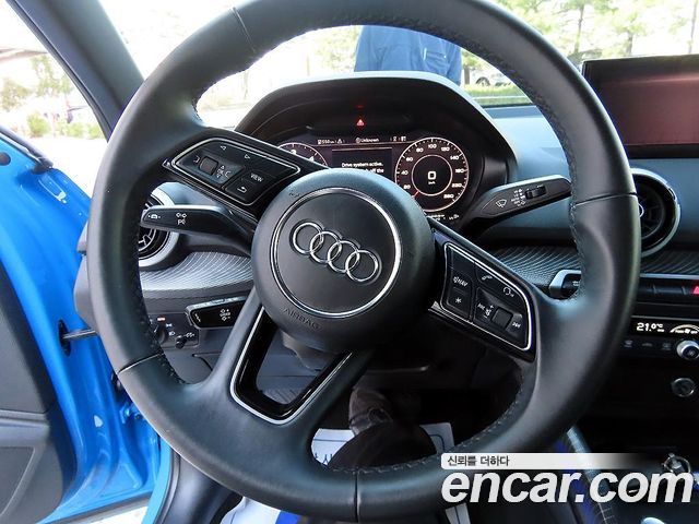 Audi Q2 2023 — photo 8