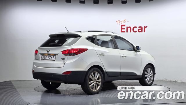 Hyundai Tucson 2011 — photo 2