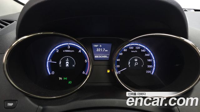 Hyundai Tucson 2011 — photo 8