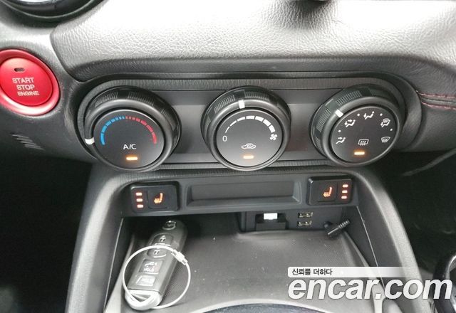 Mazda MX-5 Miata 2017 — photo 13