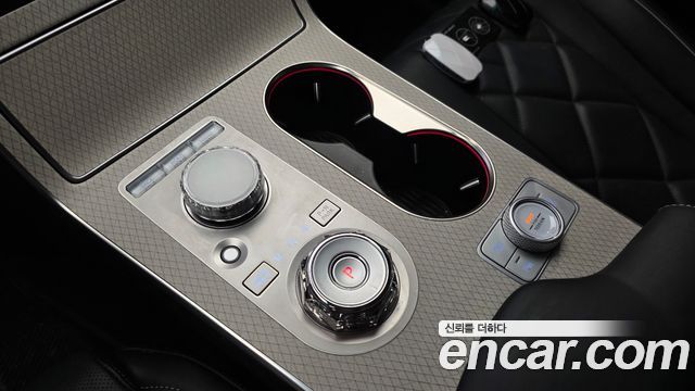 Genesis GV80 2024 — photo 12