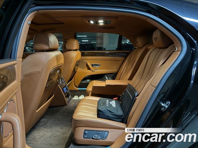 Bentley Flying Spur 2014 — photo 9