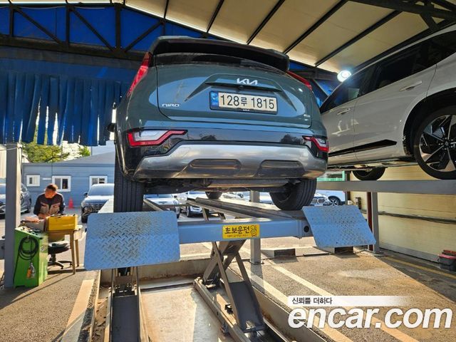 Kia Niro 2023 — photo 2