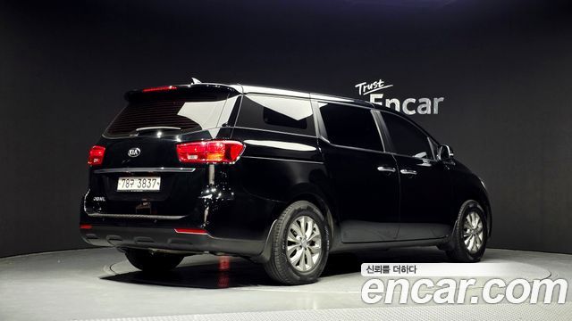 Kia Canival 2019 — photo 2