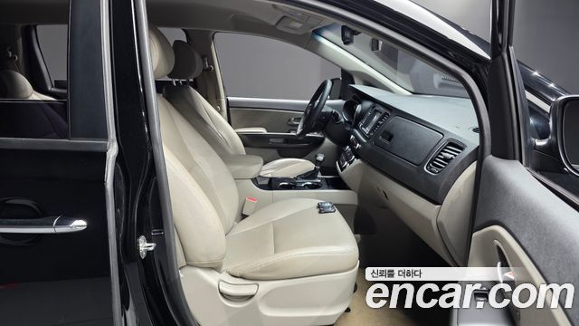 Kia Canival 2019 — photo 18
