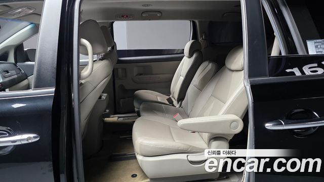 Kia Canival 2019 — photo 16