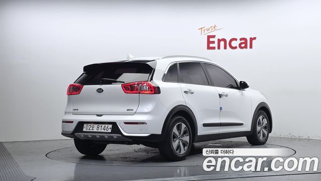 Kia Niro 2018 — photo 2