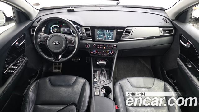 Kia Niro 2018 — photo 10
