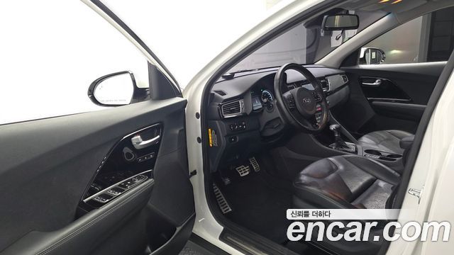 Kia Niro 2018 — photo 13