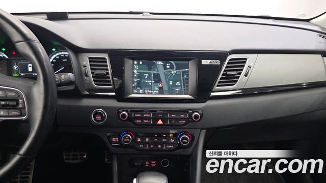 Kia Niro 2018 — photo 20