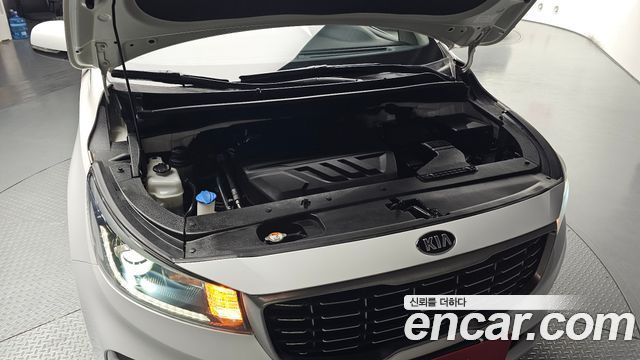 Kia Canival 2019 — photo 6