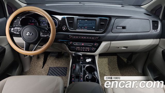 Kia Canival 2019 — photo 10