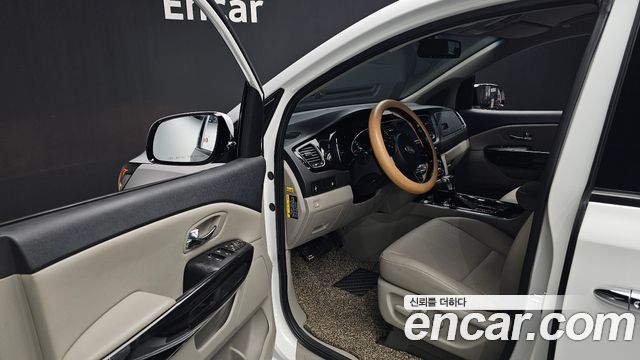 Kia Canival 2019 — photo 13