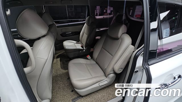 Kia Canival 2019 — photo 18