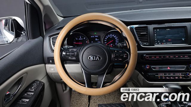 Kia Canival 2019 — photo 19